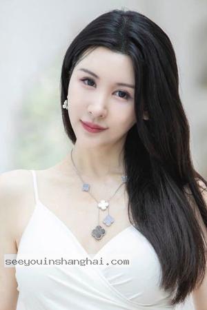 1424 - Gorgeous Single Woman in Shanghai