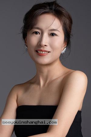 1426 - Gorgeous Single Woman in Shanghai