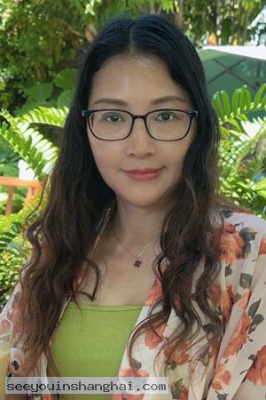 1429 - Gorgeous Single Woman in Shanghai